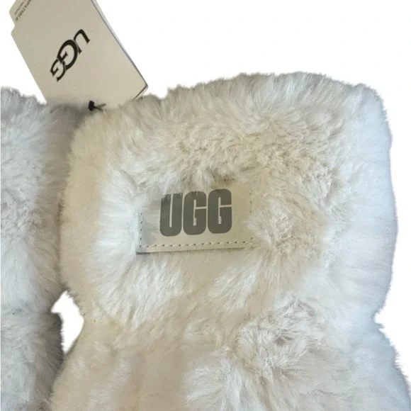 UGG Soft White Fluffy Faux fur Mittens size S/M New with Tags - Picture 2 of 6